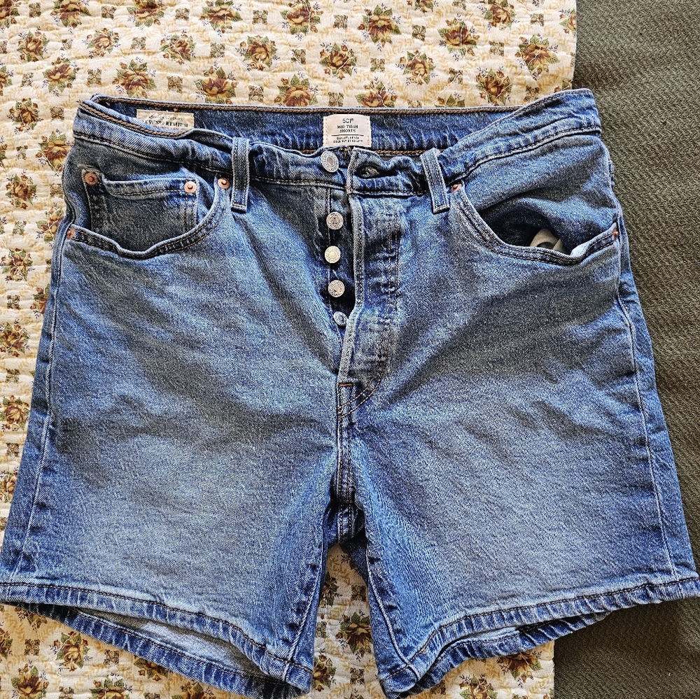 Levi'a 501 Jean Shorts Size 32
